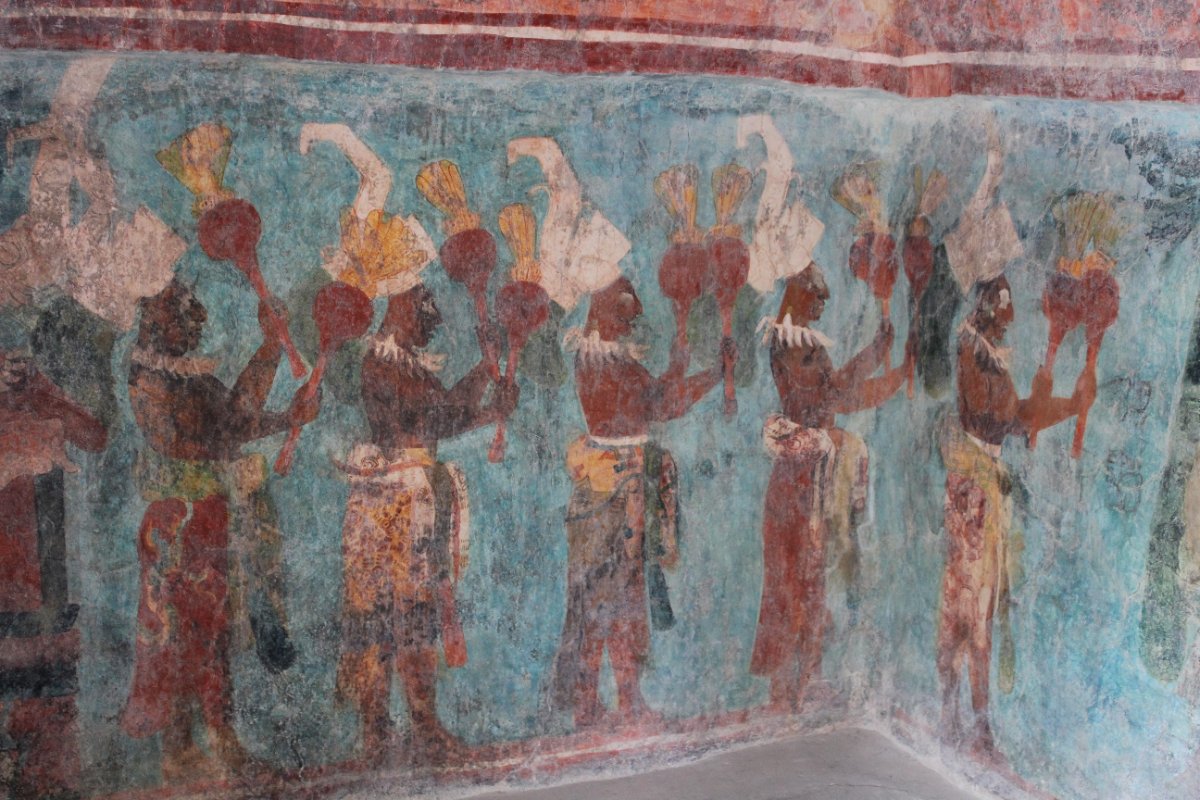 Mural de Bonampak con músicos y dignatarios de la corte maya