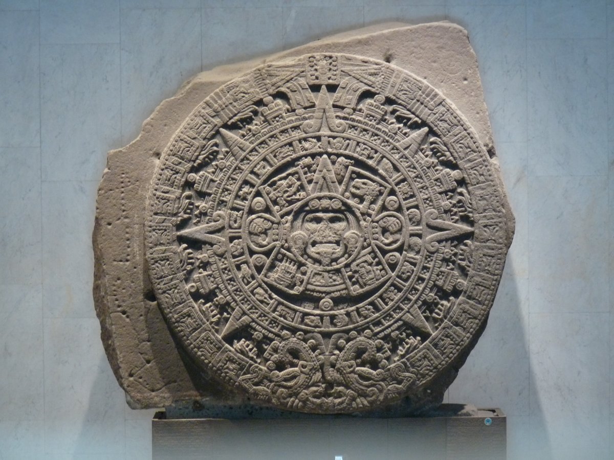La Piedra del Sol mexica, conocida popularmente como calendario azteca
