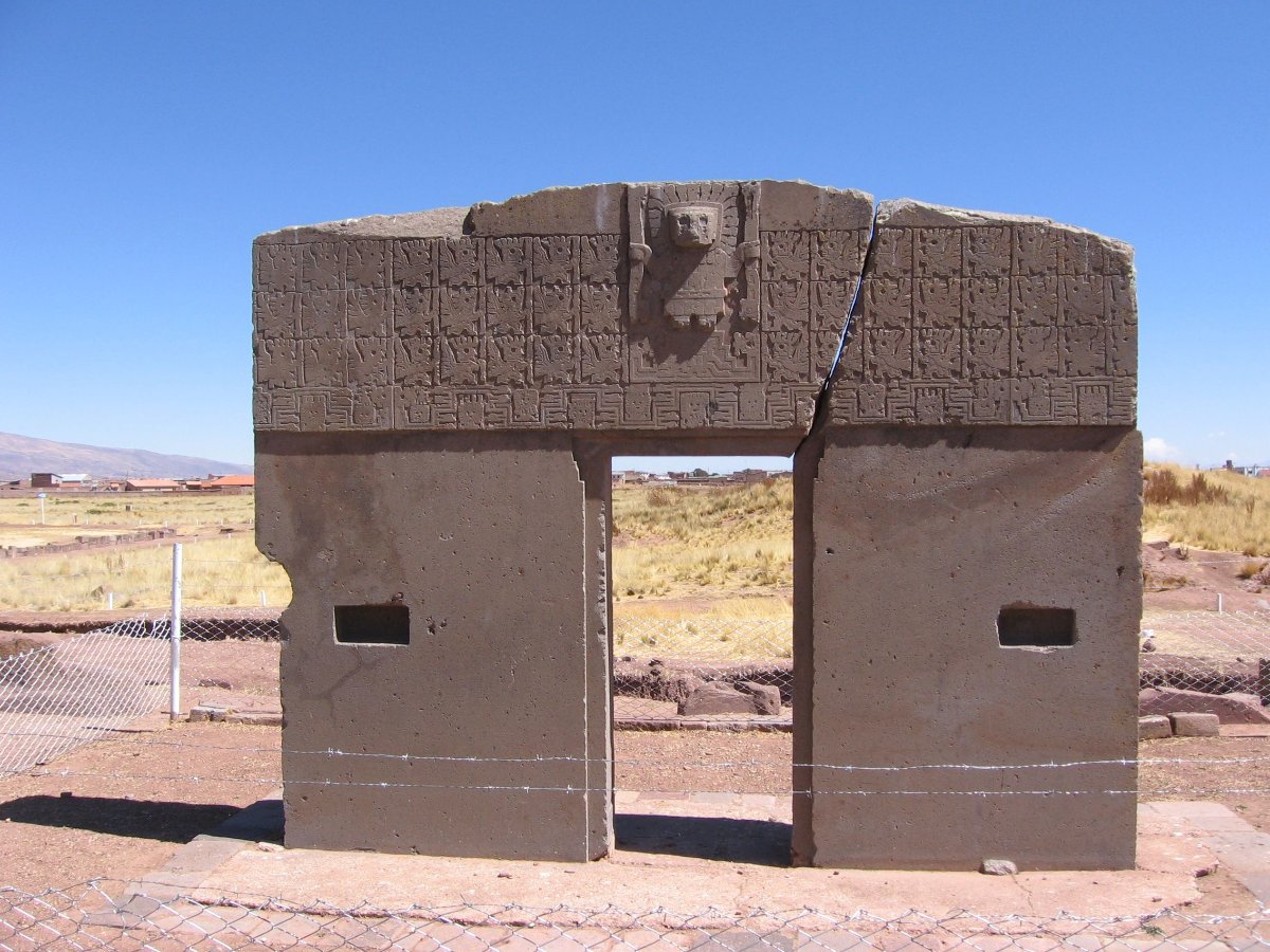 Puerta del Sol de Tiahuanaco, tallada en un solo bloque de piedra